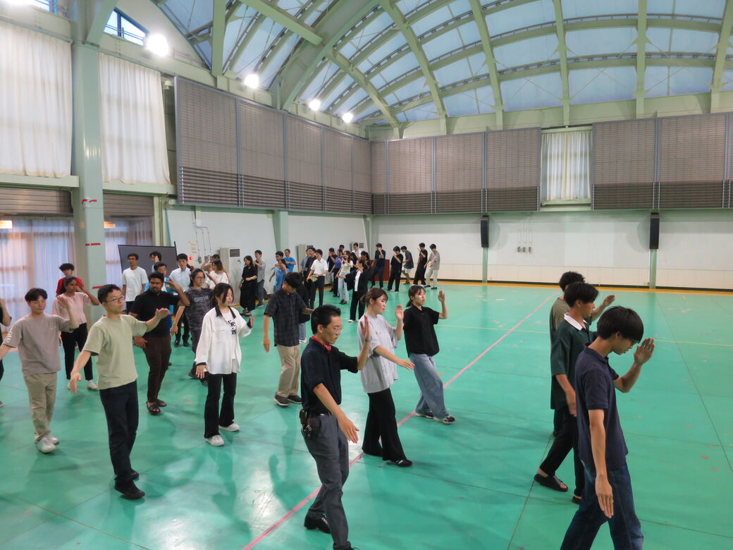 踊りの練習風景