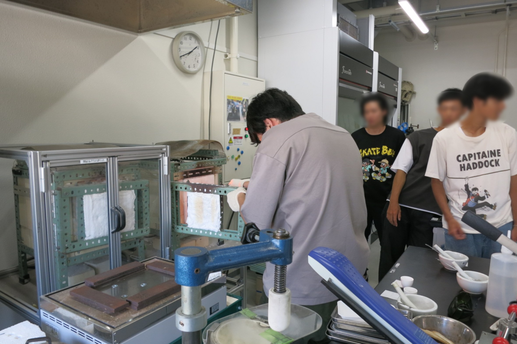 Ⅰ期_着色ガラスの作製とレーザーによるガラス表面へのパターン描画