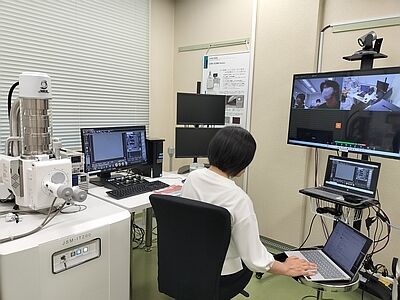 技科大走査電子顕微鏡ＩＴ２００