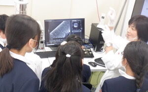 SDGs 探検ツアーの様子