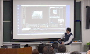 機器の遠隔操作システムを活用した講義の様子2