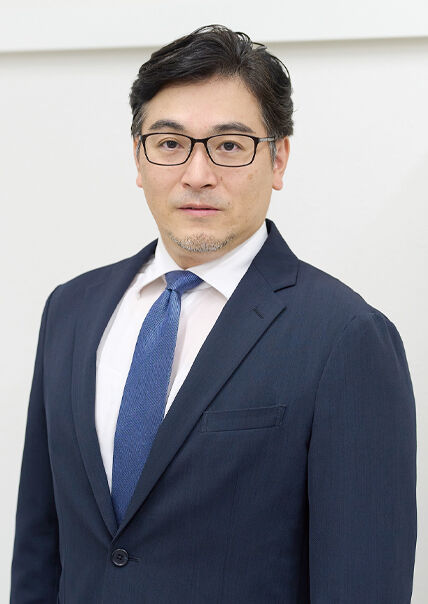 機械系 准教授 會田 英雄